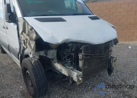 2016 Mercedes-Benz Sprinter 2500 High Roof z USA, uszkodzony, nr VIN WD3PE8CD9GP303187